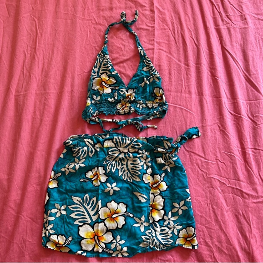 Vintage Tropical Vacation Set with Adjustable Halter and Wrap Skirt